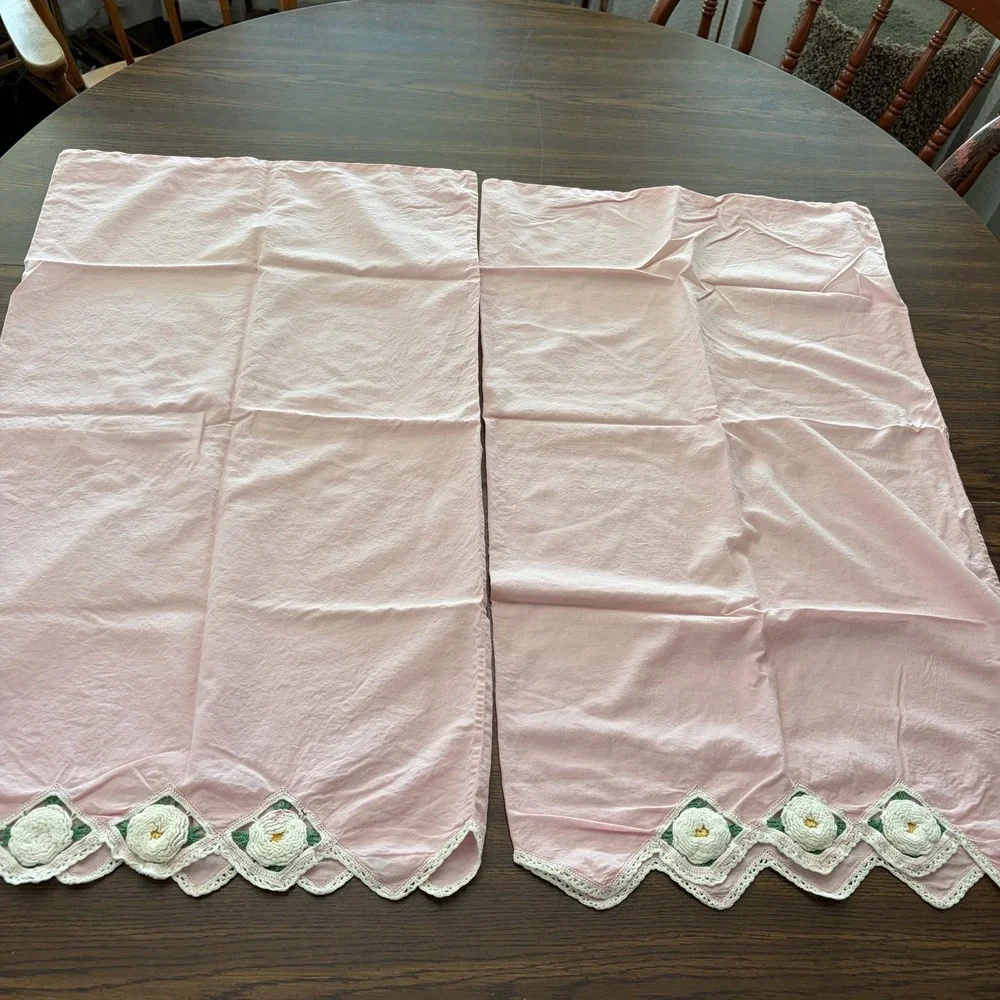 Vintage Pink Pillowcase Pair‎ Crochet Daisy Trim Cottage Bed Linens